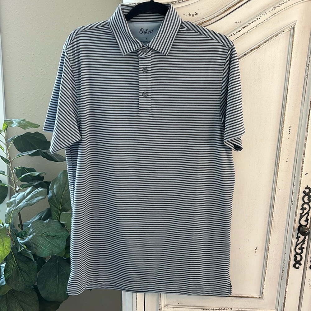 Men’s Oxford Blue Striped Short Sleeve Polo, Size Small